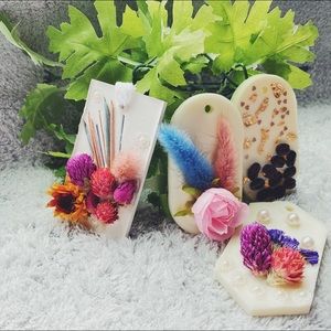 Scented wax/ clay tablets